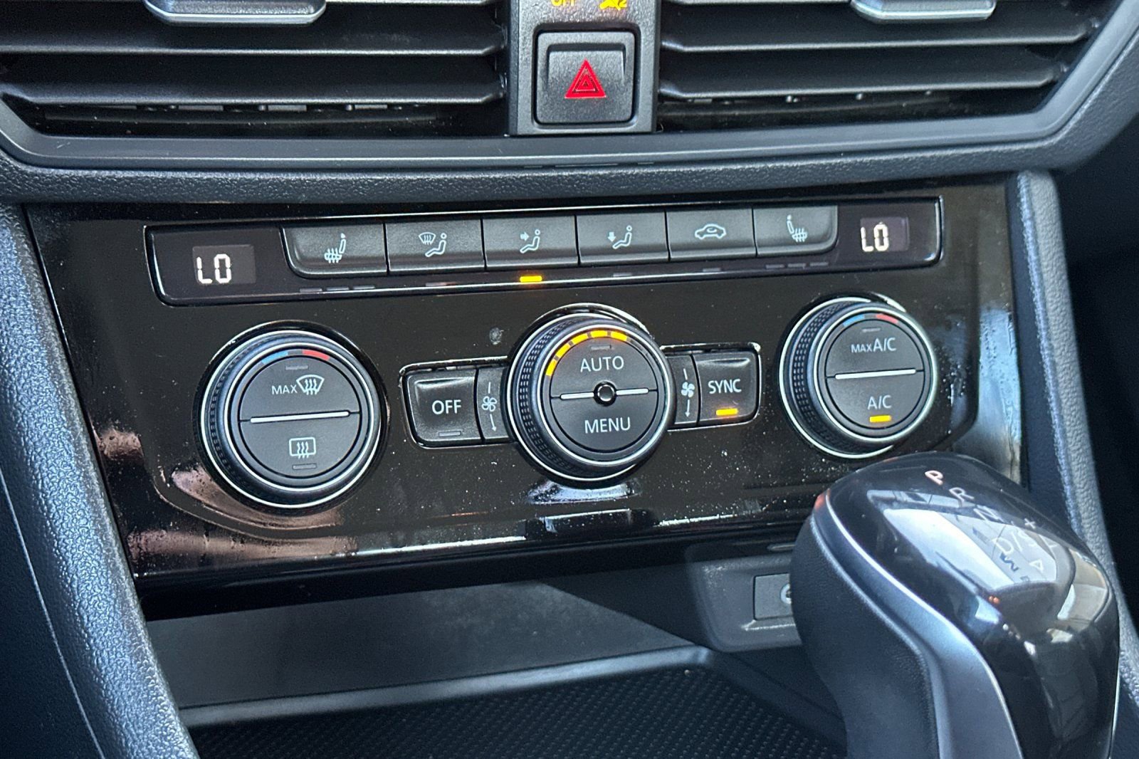 Used 2024 Volkswagen Jetta SE image 19