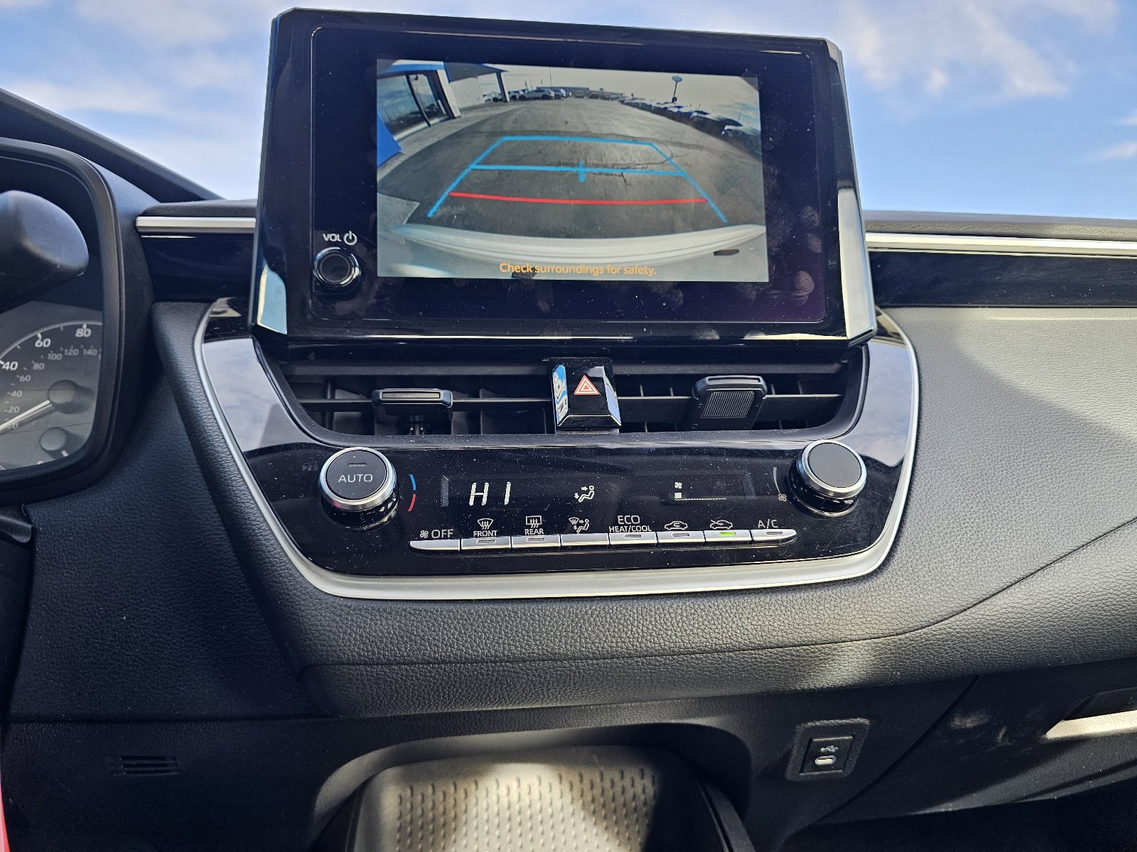 Used 2025 Toyota Corolla LE image 15