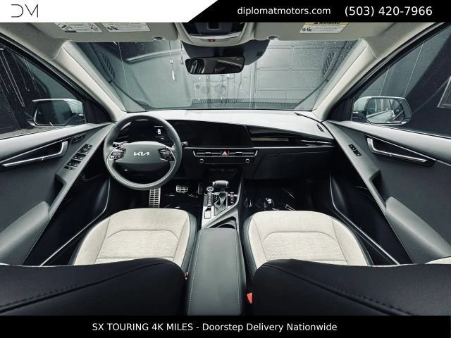 Used 2023 Kia Niro SX Touring FWD image 28