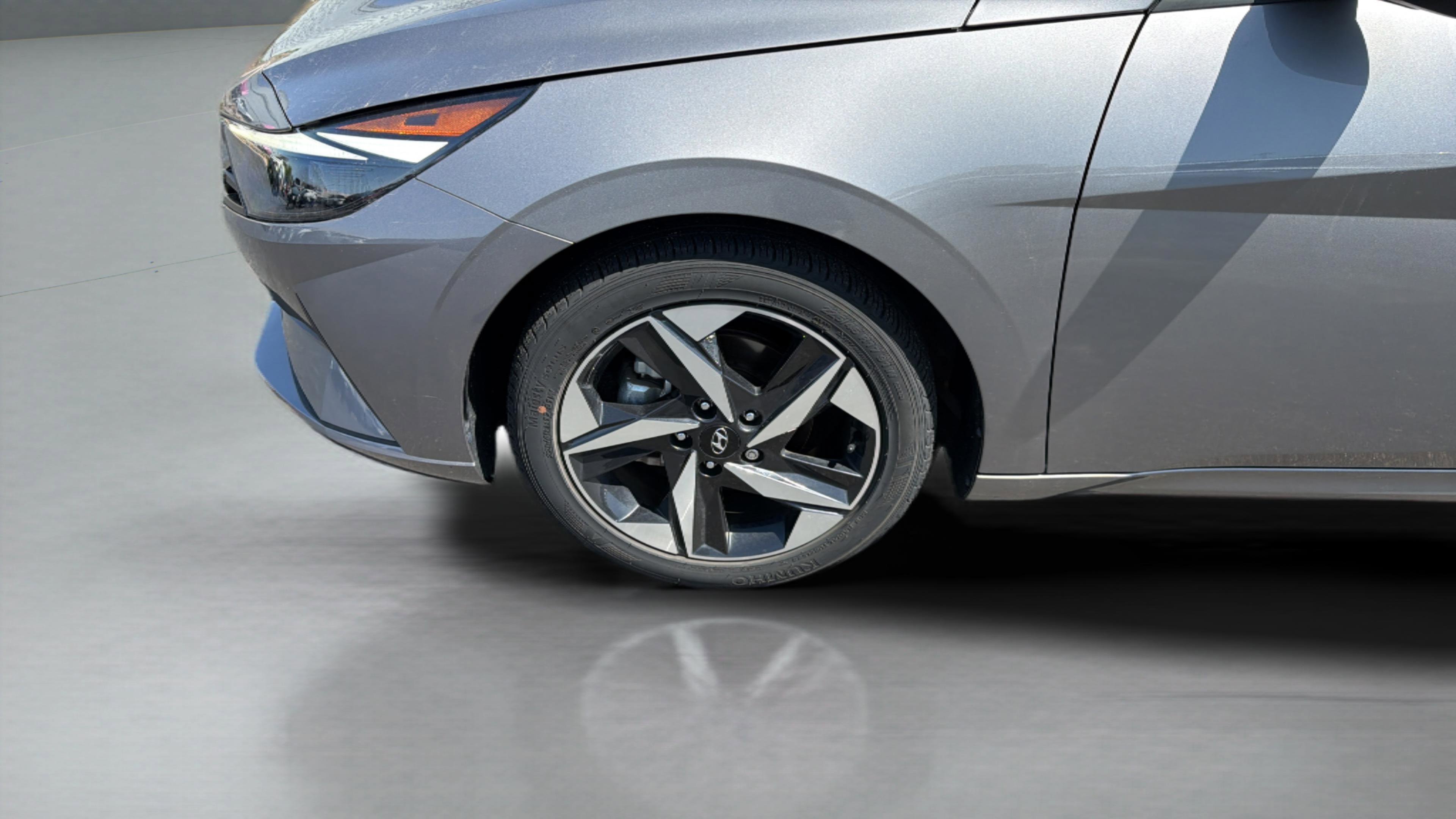 Used 2023 Hyundai Elantra SEL w/ Convenience Package image 30