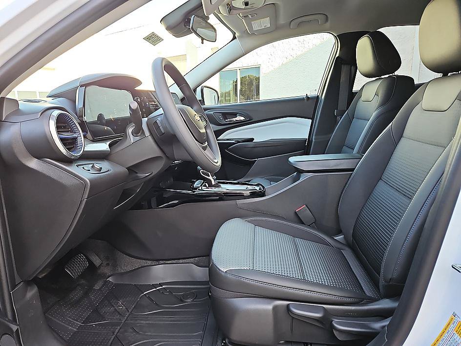 New 2026 Chevrolet Trax LT FWD image 9