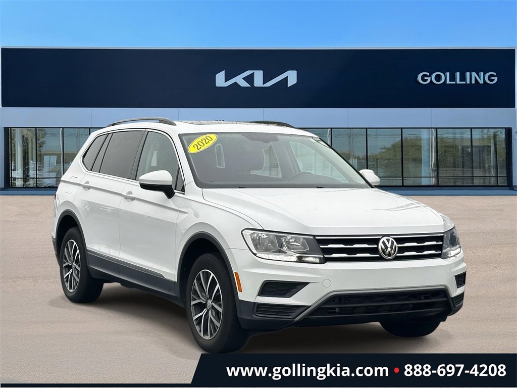 Used 2020 Volkswagen Tiguan SE w/ Panoramic Sunroof Package