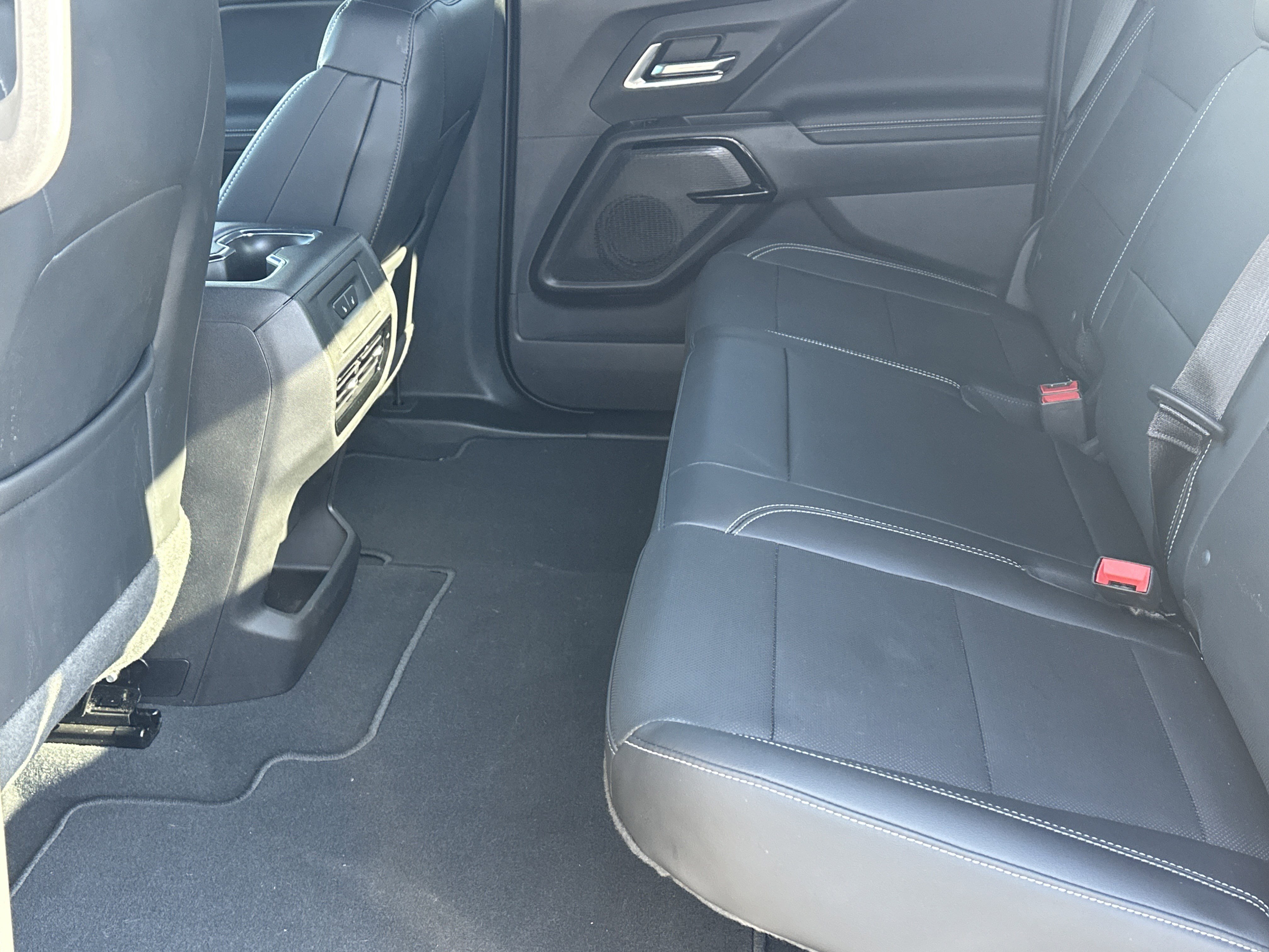 New 2025 Chevrolet Silverado EV LT image 21