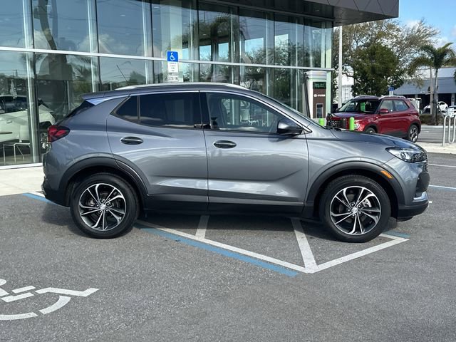 Used 2022 Buick Encore GX Essence FWD image 5