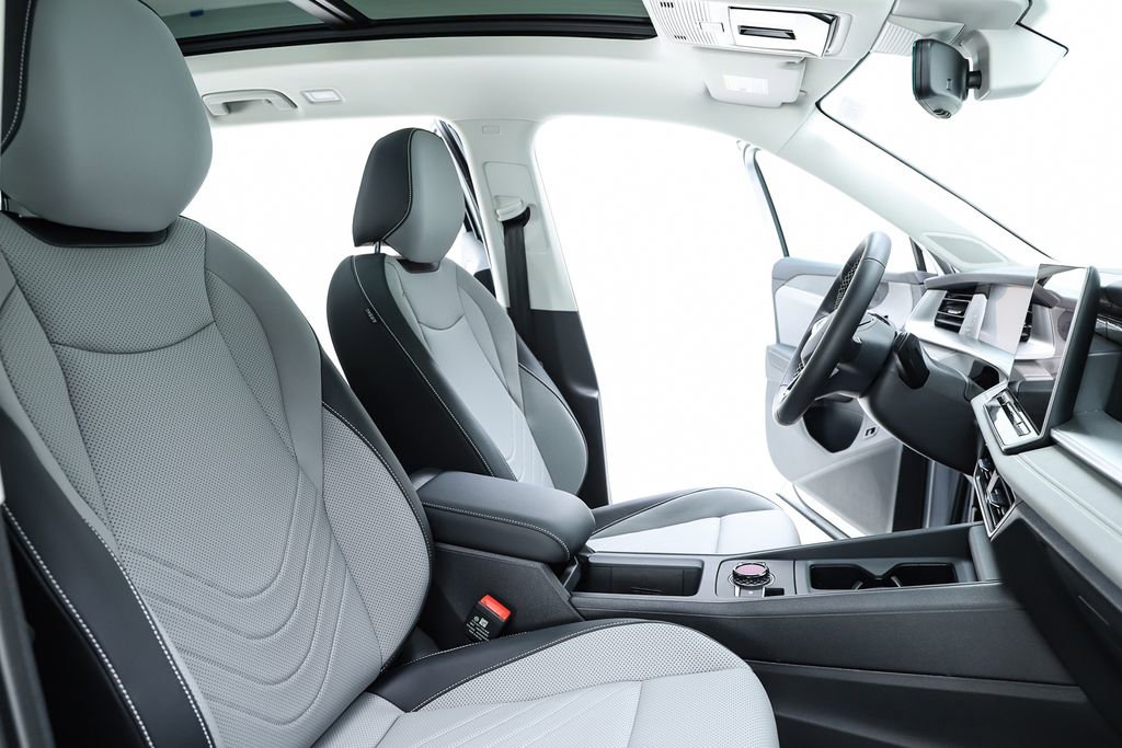 New 2026 Volkswagen Tiguan SE image 36