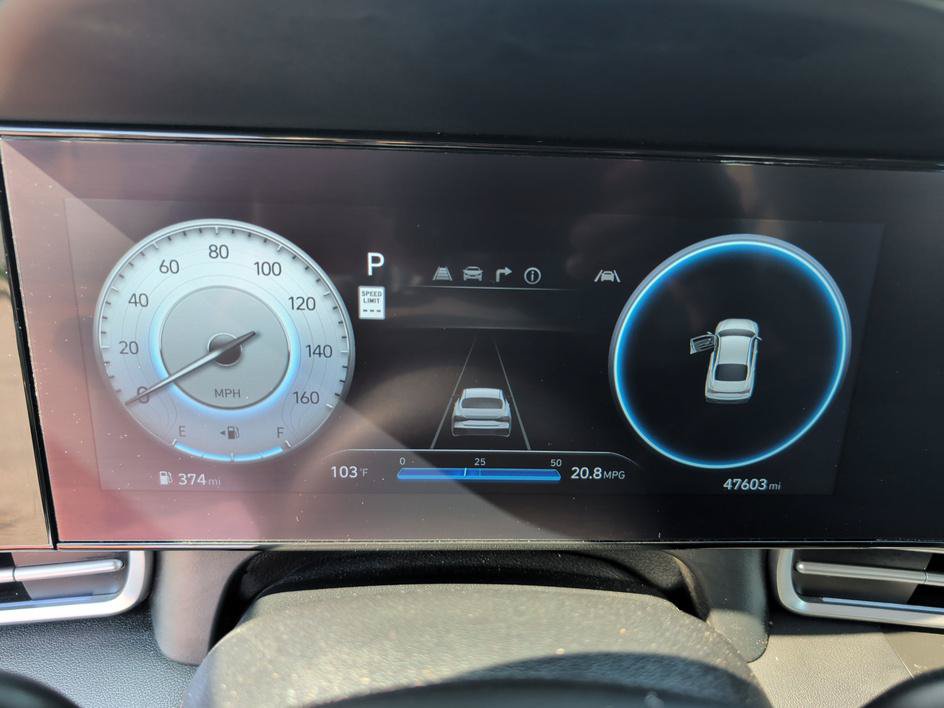 Used 2025 Hyundai Elantra Limited FWD image 21