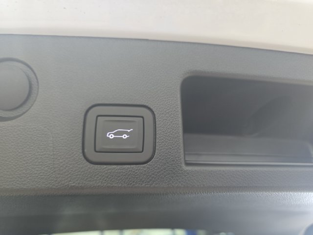 New 2026 Chevrolet Equinox RS w/ Convenience Package III FWD image 16