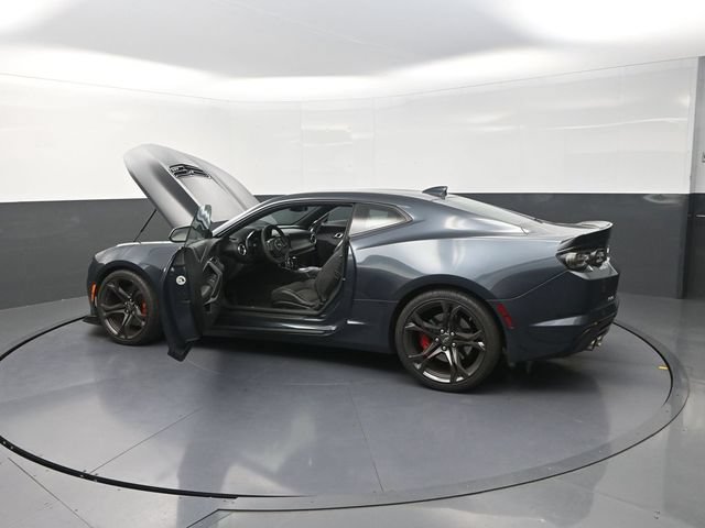 Used 2020 Chevrolet Camaro SS RWD image 40