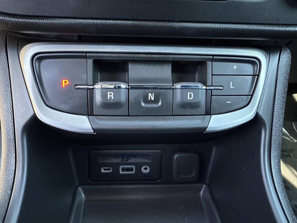 Used 2024 GMC Terrain SLT image 33