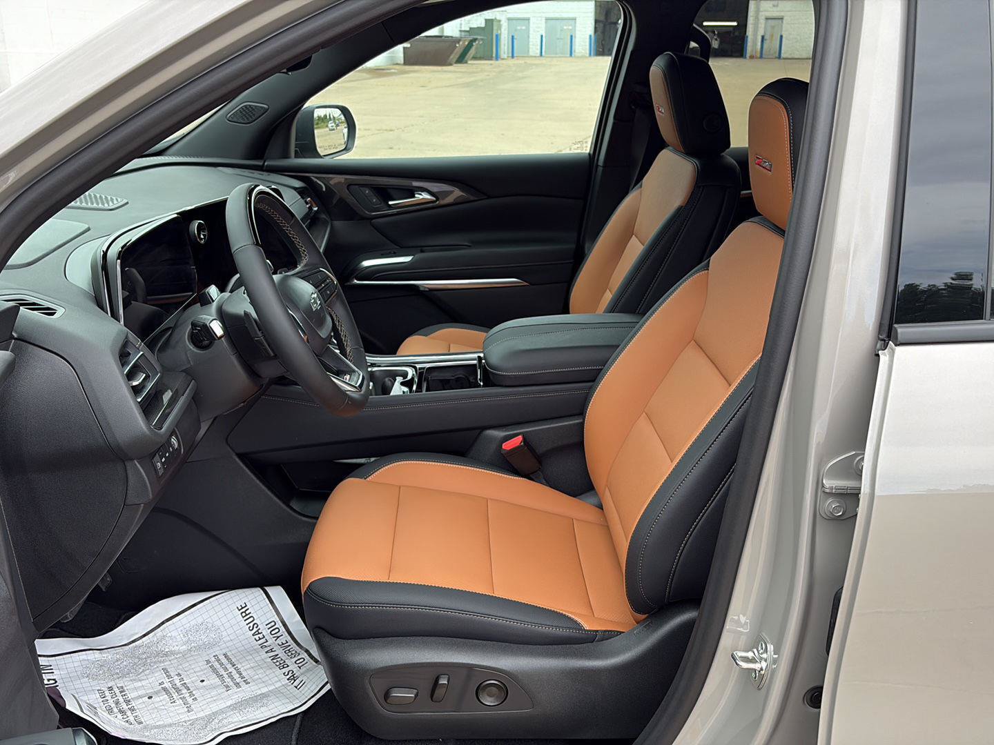 New 2027 Chevrolet Traverse Z71 w/ Enhanced Driving Package AWD/4WD image 2