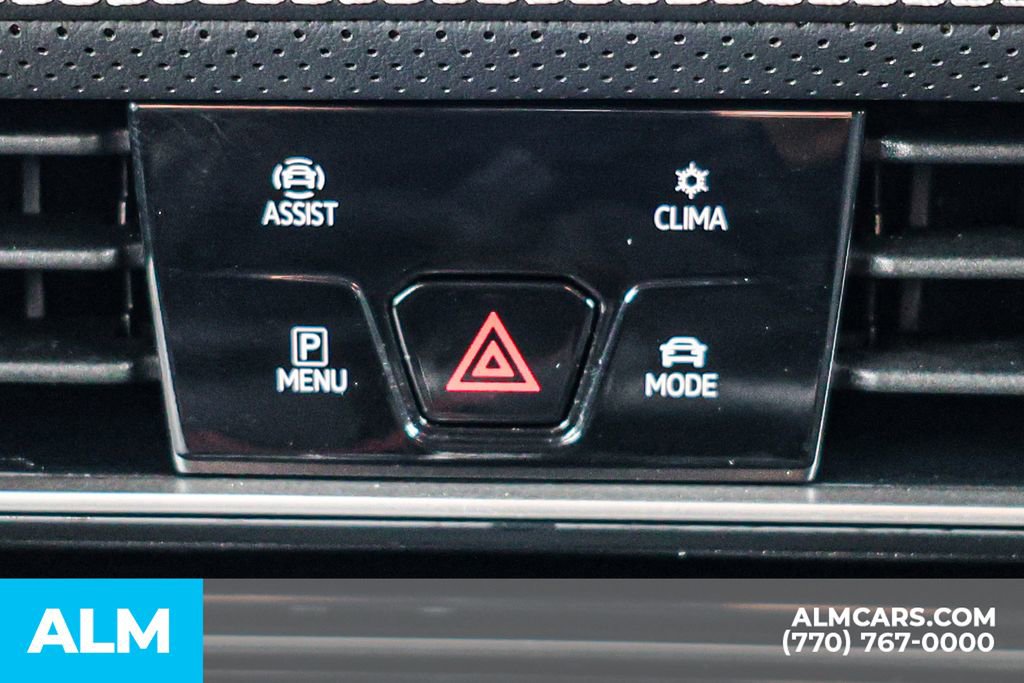 Used 2025 Volkswagen Atlas SE image 46