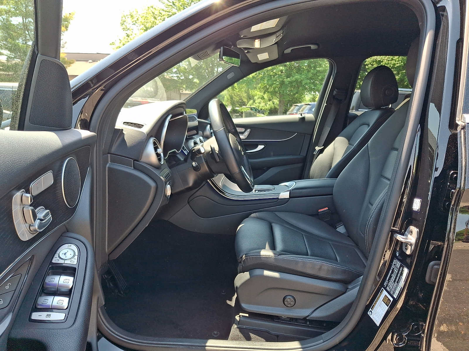 Used 2022 Mercedes-Benz GLC 300 4MATIC image 13