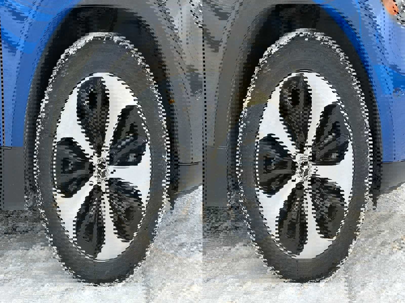 Used 2024 Mercedes-Benz GLB 250 4MATIC image 9