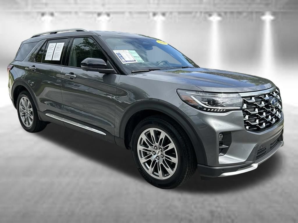 Used 2026 Ford Explorer Platinum RWD image 3