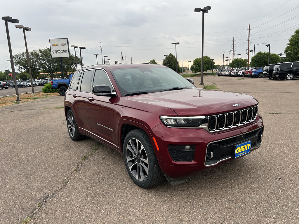 Used 2024 Jeep Grand Cherokee Overland w/ Trailer Tow Package AWD/4WD image 28
