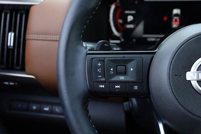 Used 2025 Nissan Pathfinder Platinum AWD/4WD image 14