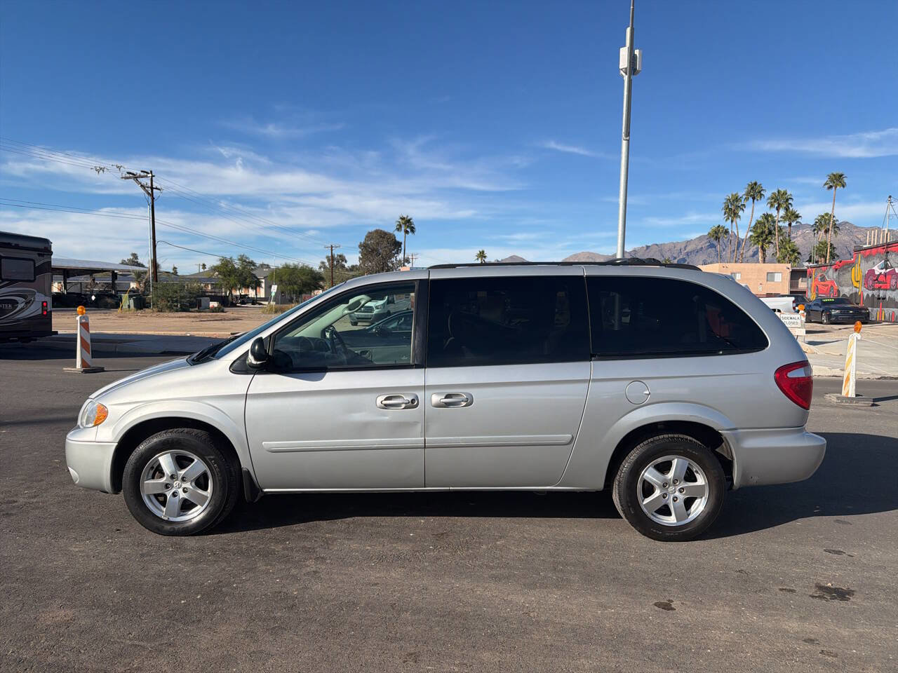 Used 2007 Dodge Grand Caravan SXT image 4