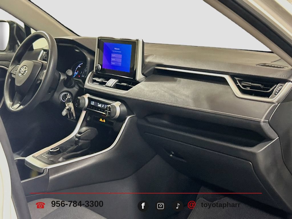Used 2025 Toyota RAV4 LE AWD/4WD image 26