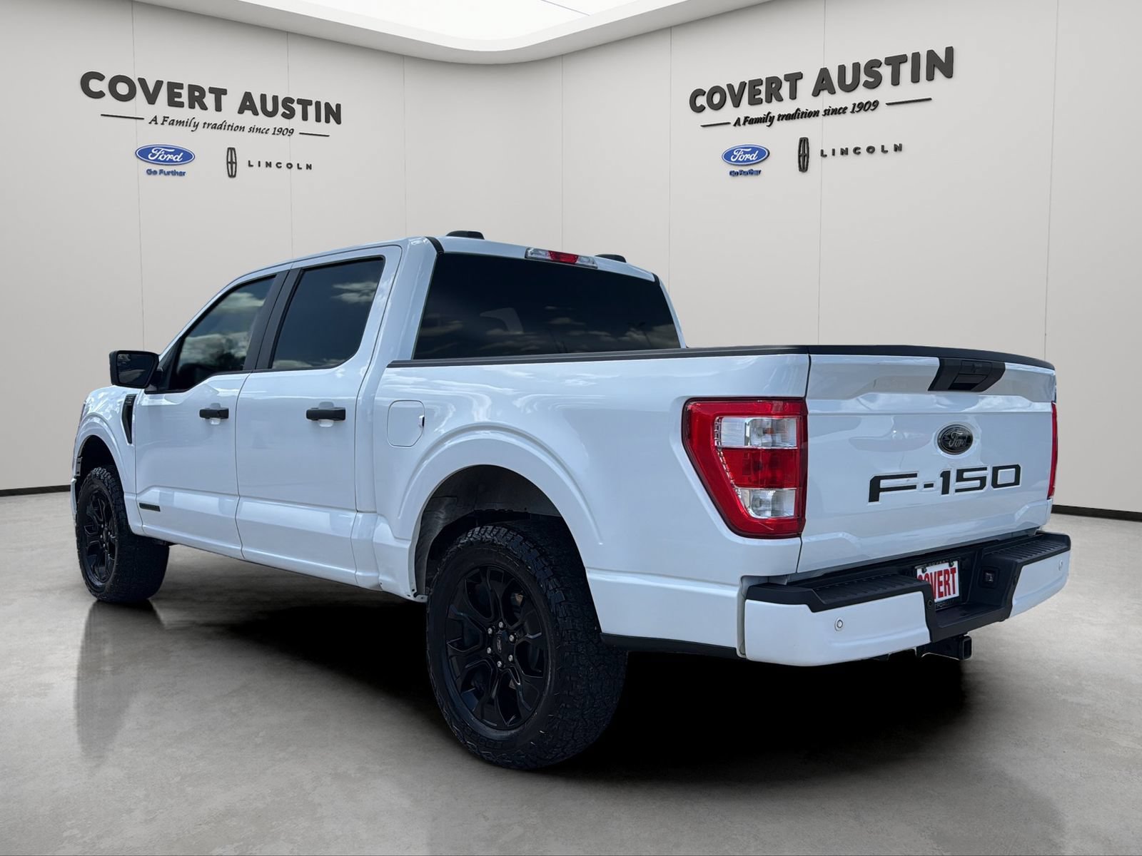 Certified 2022 Ford F150 XL w/ STX Black Appearance Package RWD image 3