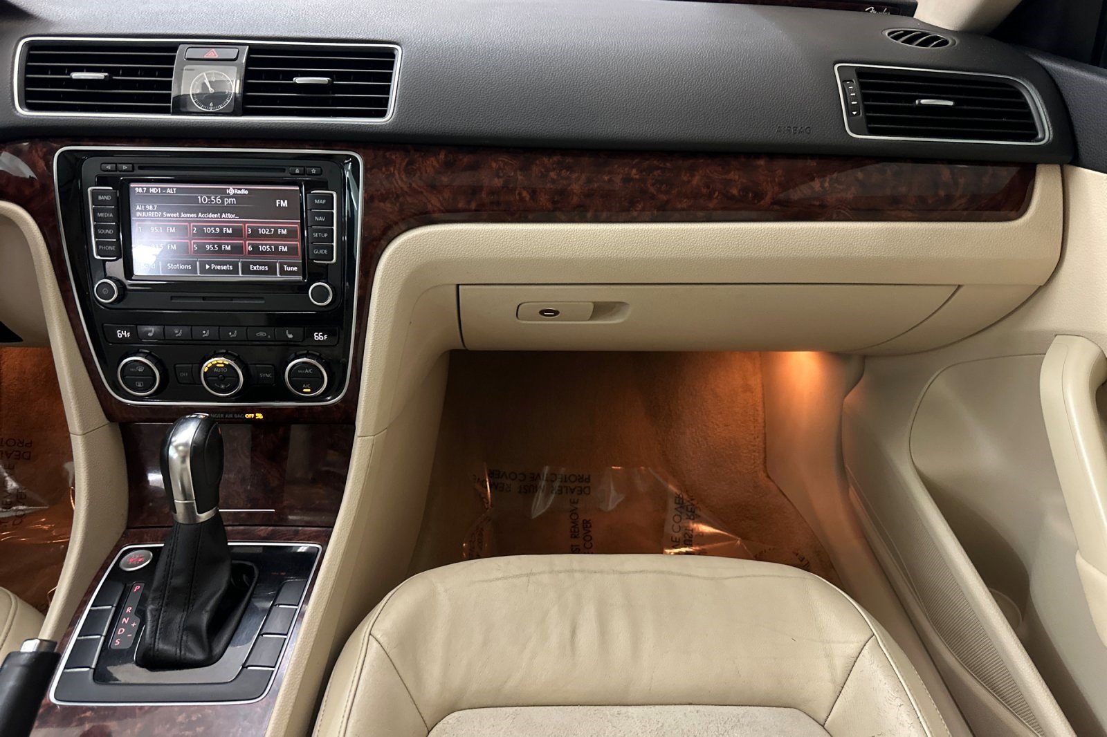 Used 2013 Volkswagen Passat TDI SEL Premium image 29