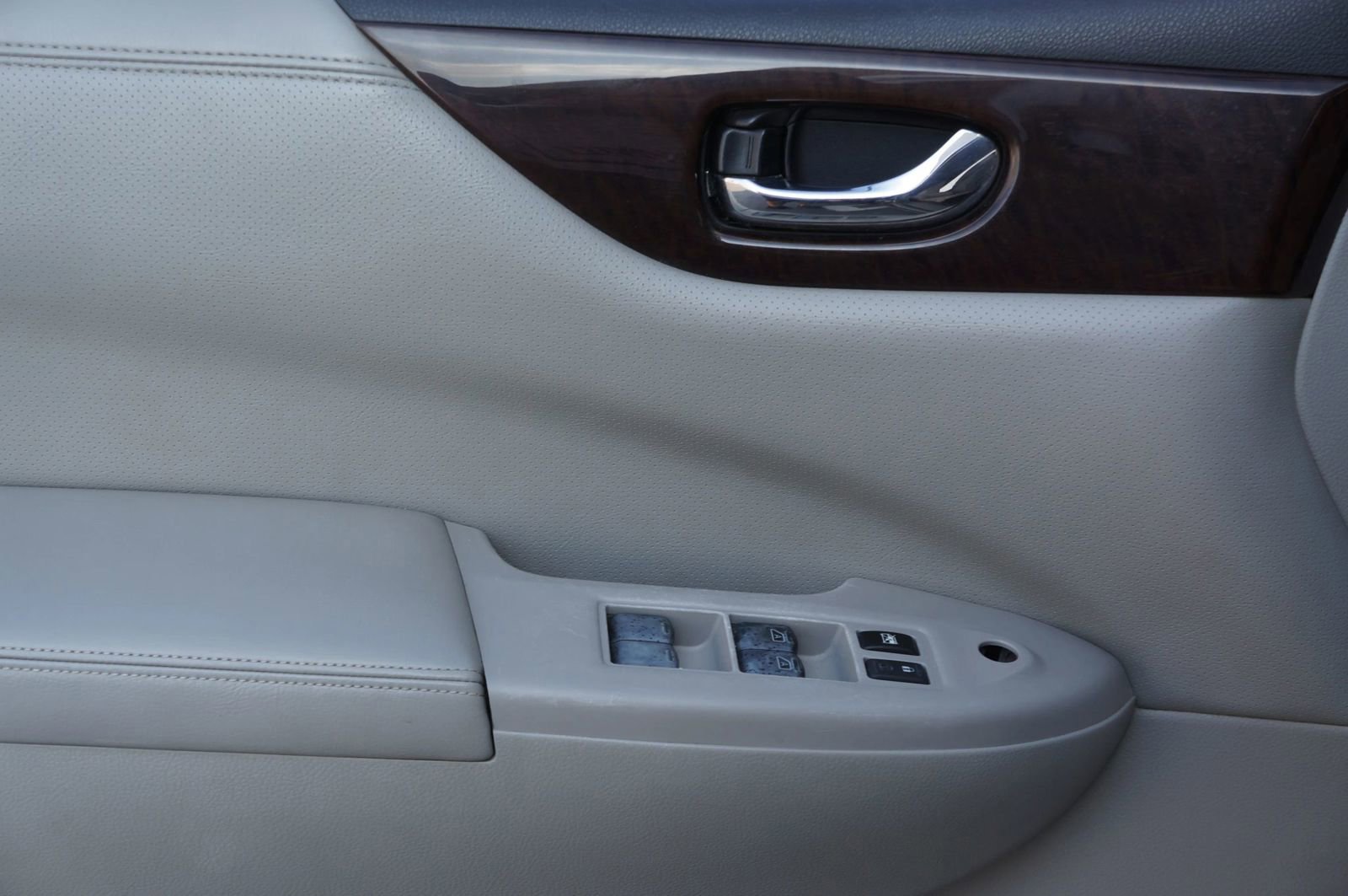 Used 2016 Nissan Quest SV image 25