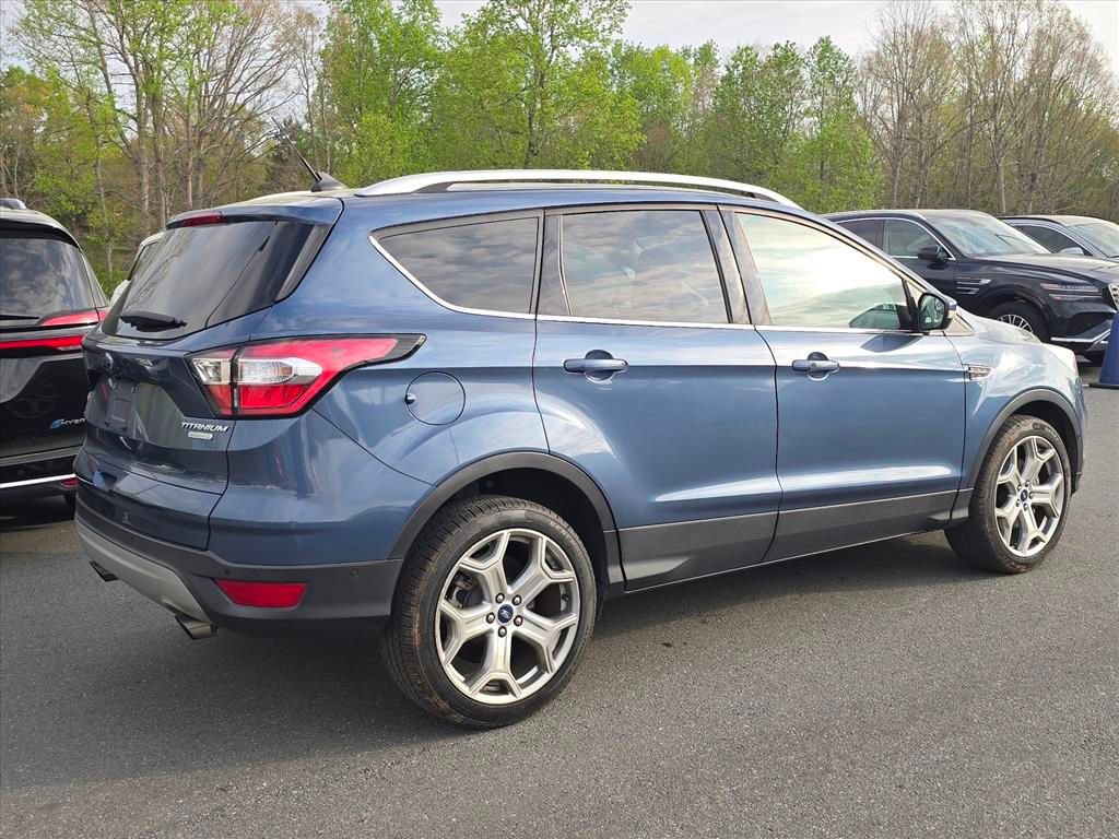 Used 2018 Ford Escape Titanium image 3
