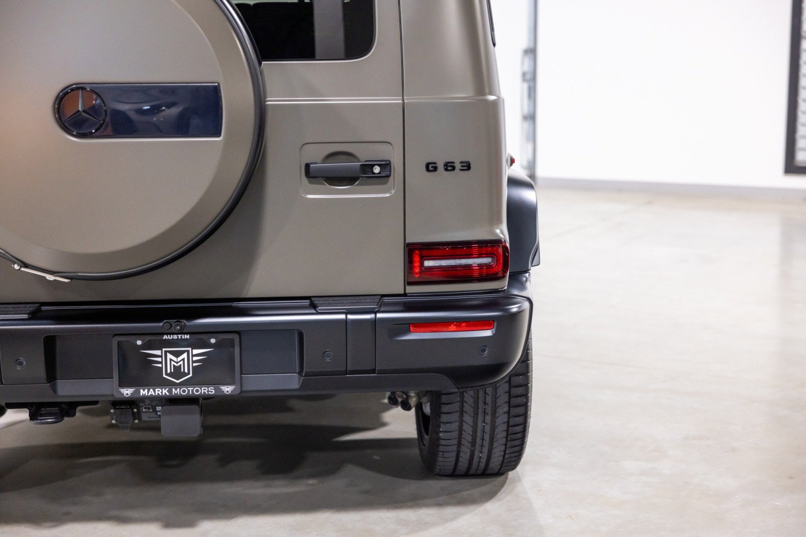 Used 2025 Mercedes-Benz G 63 AMG 4MATIC w/ Night Package Magno image 13