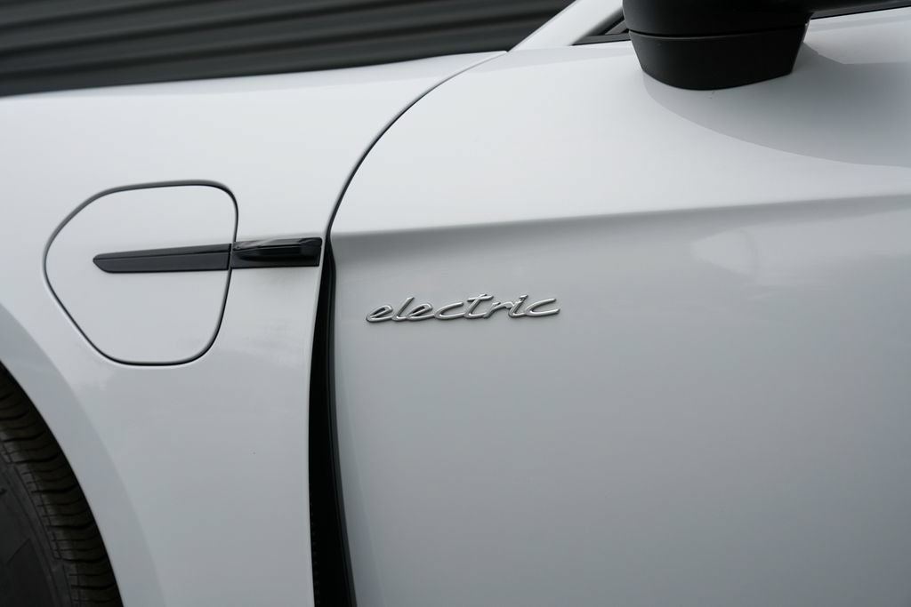 Certified 2025 Porsche Taycan 4S AWD/4WD image 12