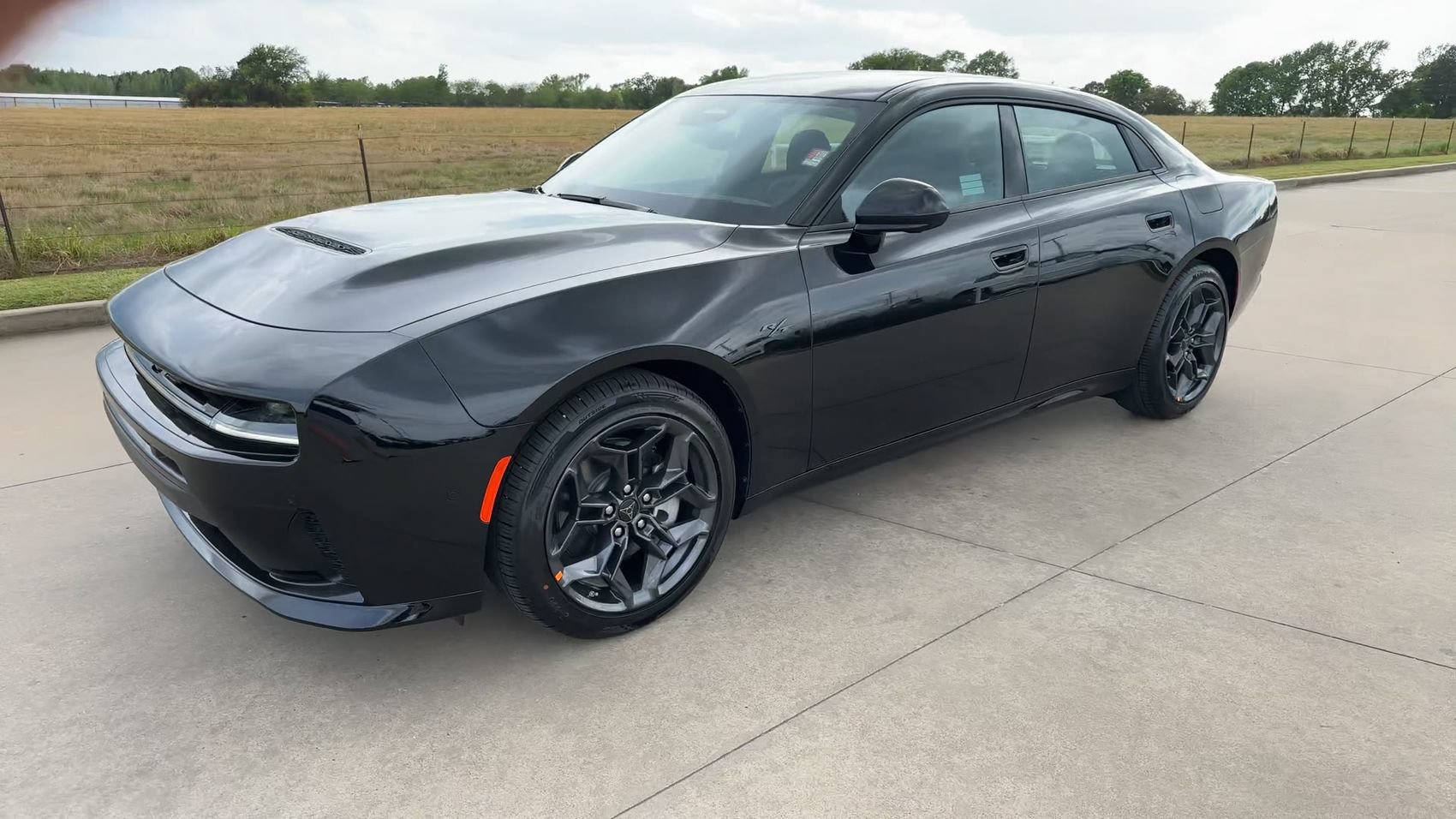 New 2026 Dodge Charger R/T AWD/4WD image 5
