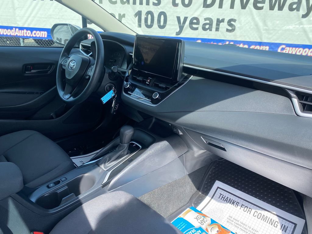 Used 2023 Toyota Corolla LE FWD image 16