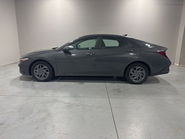 Used 2024 Hyundai Elantra SEL image 10