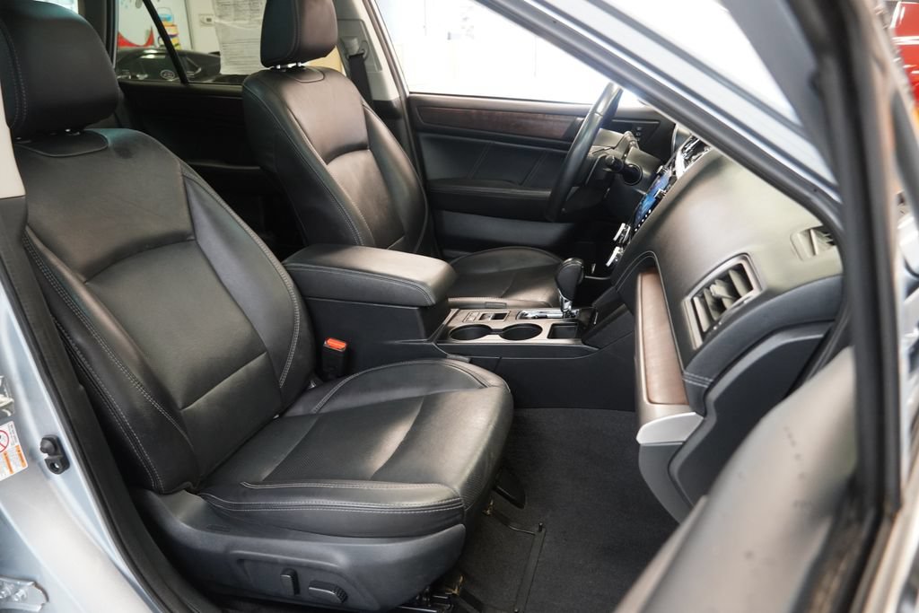 Used 2018 Subaru Outback 3.6R Limited AWD/4WD image 35
