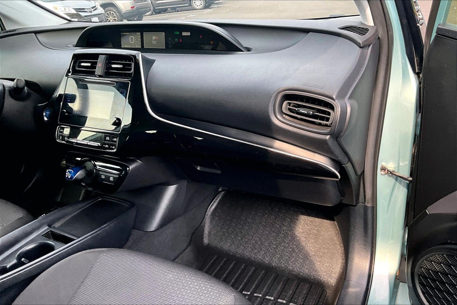 Used 2019 Toyota Prius LE FWD image 14