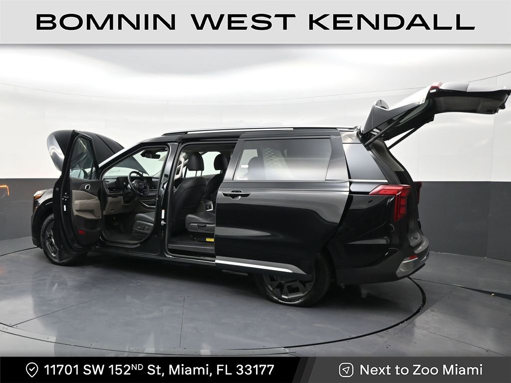 Used 2025 Kia Carnival SX image 32