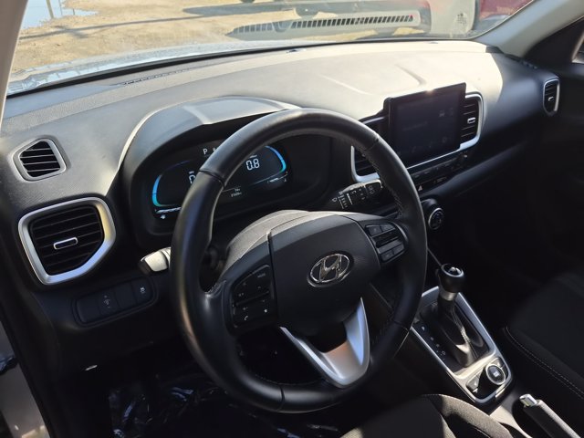 Used 2026 Hyundai Venue SEL FWD image 15