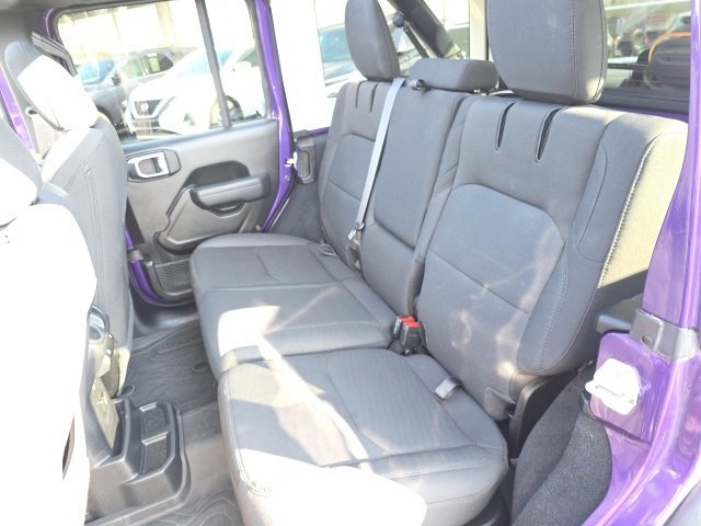 Used 2023 Jeep Wrangler Unlimited w/ Sun & Screen Package image 38