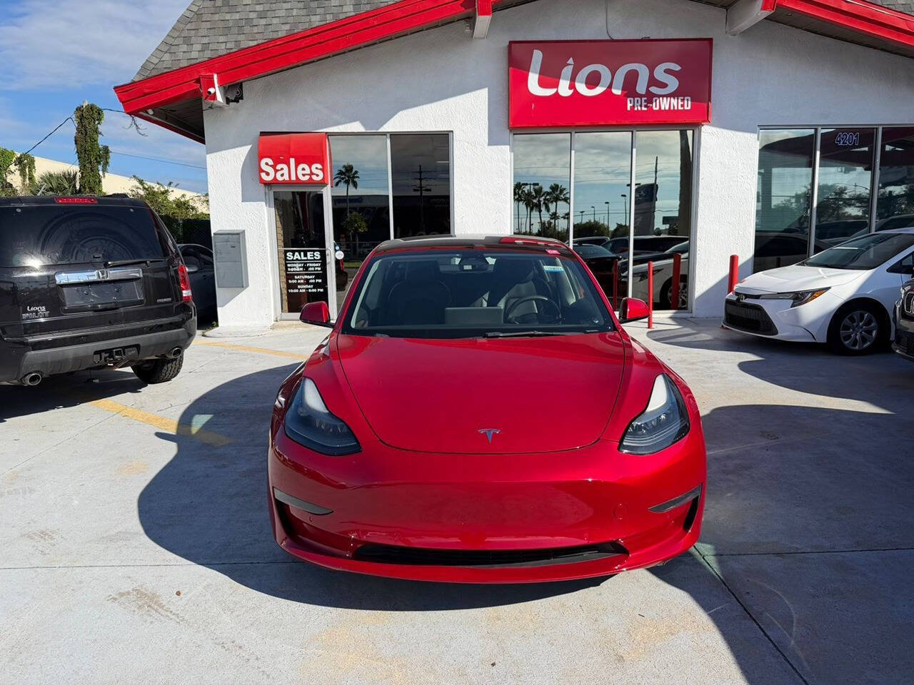 Used 2022 Tesla Model 3 RWD image 1