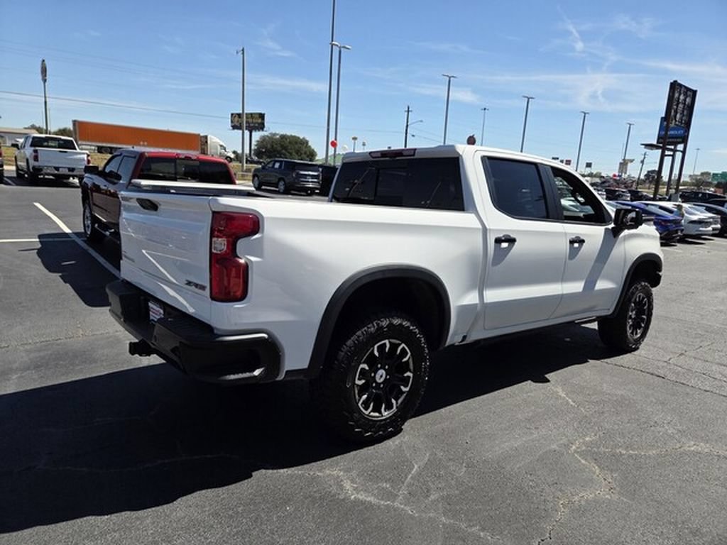 Used 2024 Chevrolet Silverado 1500 ZR2 w/ Technology Package AWD/4WD image 6