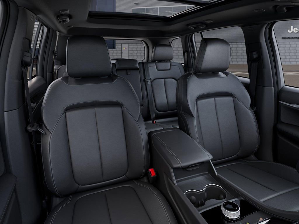 New 2026 Jeep Grand Cherokee Limited RWD image 16