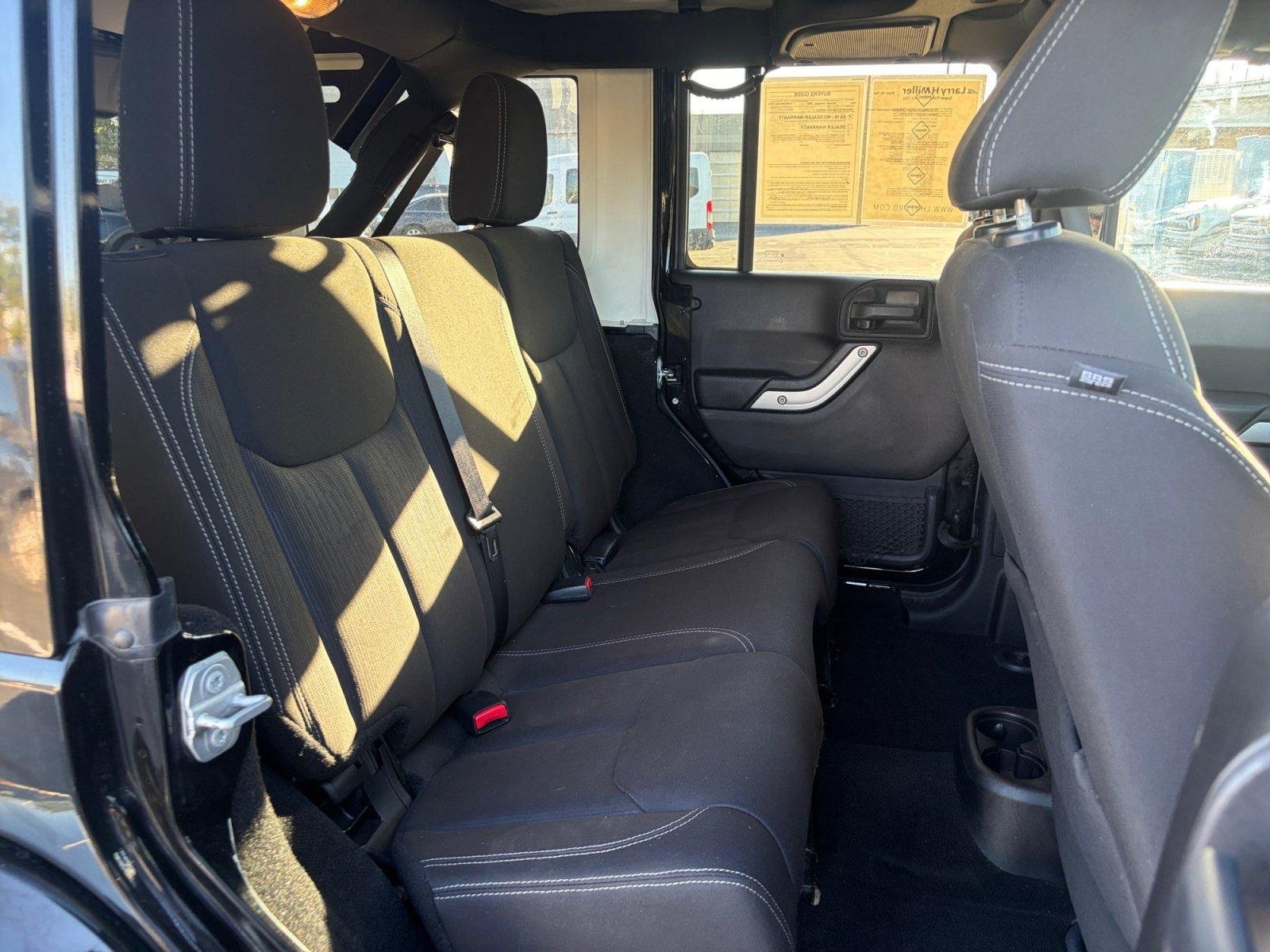 Used 2016 Jeep Wrangler Unlimited Sahara w/ Connectivity Group AWD/4WD image 24