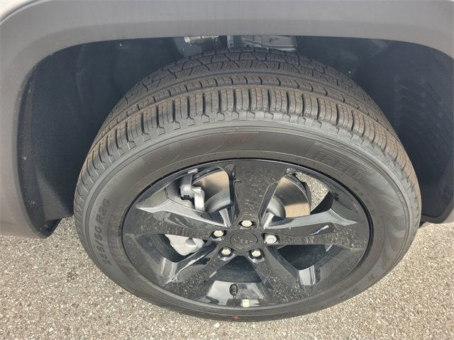 New 2025 Jeep Grand Cherokee Limited image 16