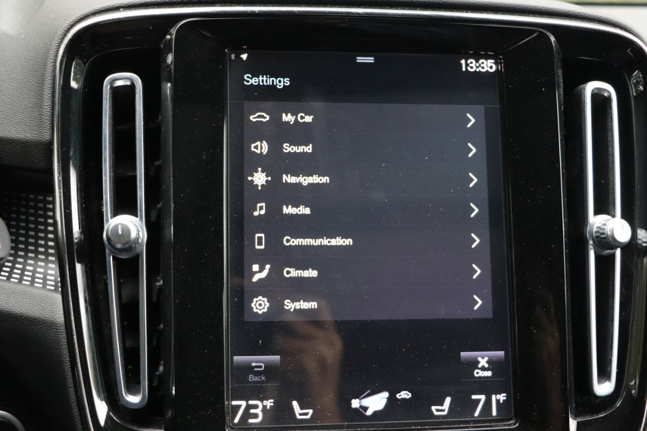 Used 2021 Volvo XC40 T5 R-Design w/ Advanced Package image 28