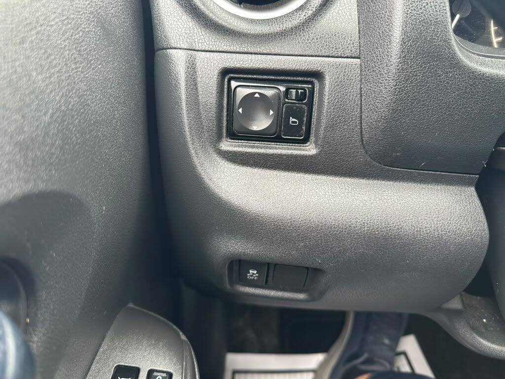 Used 2016 Nissan Versa Note SV FWD image 20