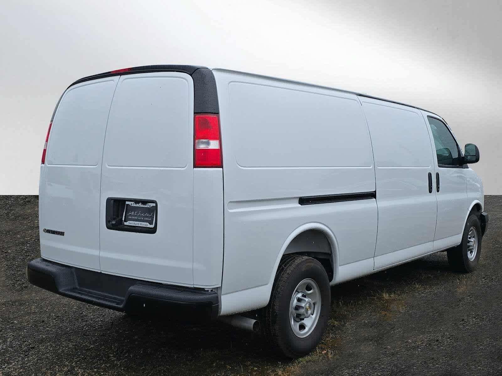 Used 2025 Chevrolet Express 2500 Extended w/ Driver Convenience Package RWD image 3