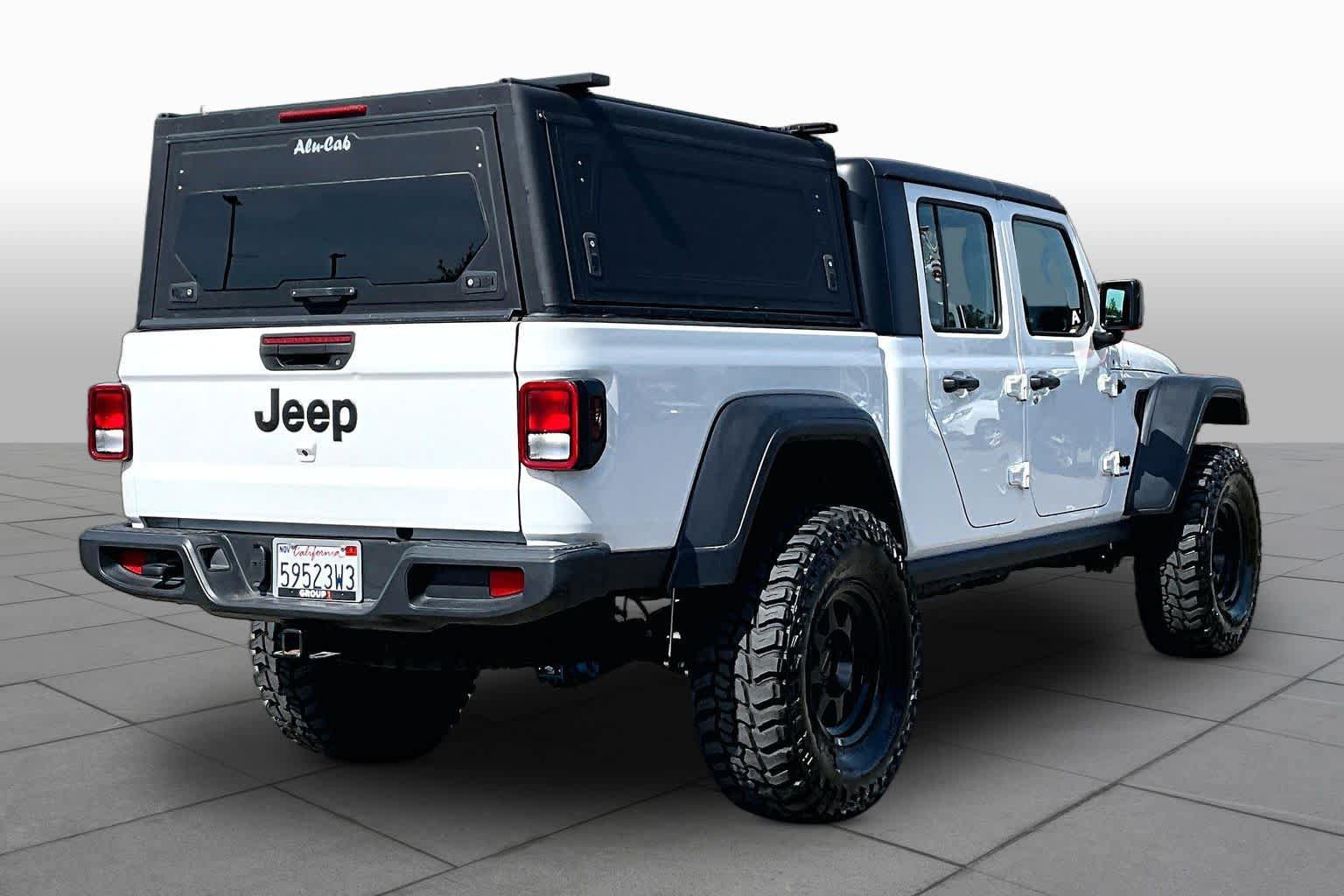 Used 2023 Jeep Gladiator Sport w/ Trailer Tow Package AWD/4WD image 12