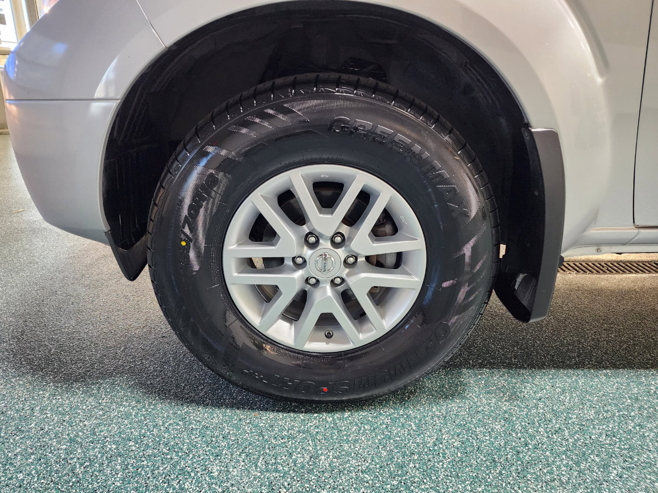 Used 2019 Nissan Frontier SV image 12