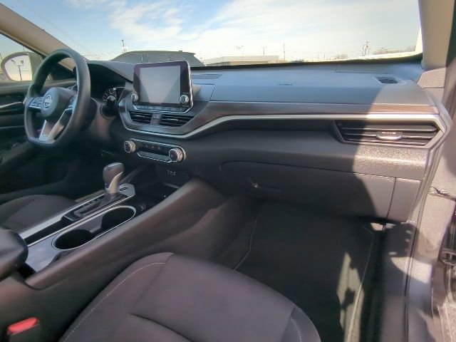 Used 2024 Nissan Altima 2.5 SV image 21