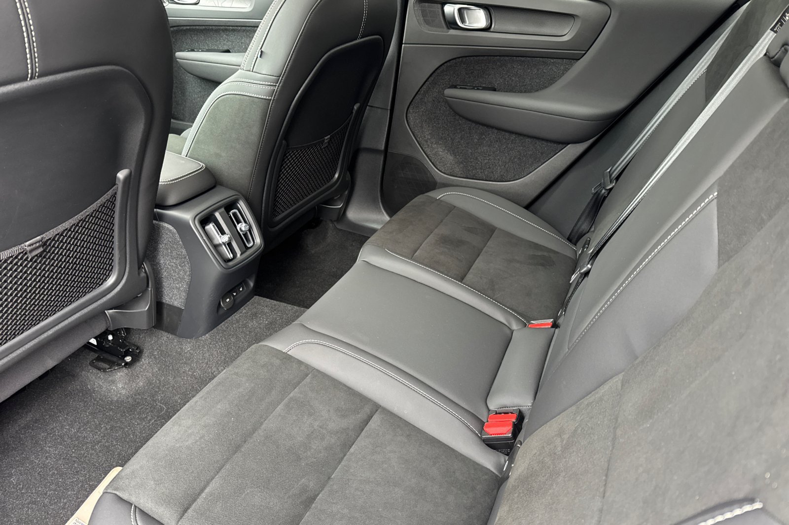 Used 2023 Volvo C40 P8 Recharge Ultimate AWD/4WD image 12