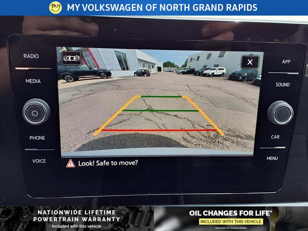 New 2025 Volkswagen Taos SE image 23
