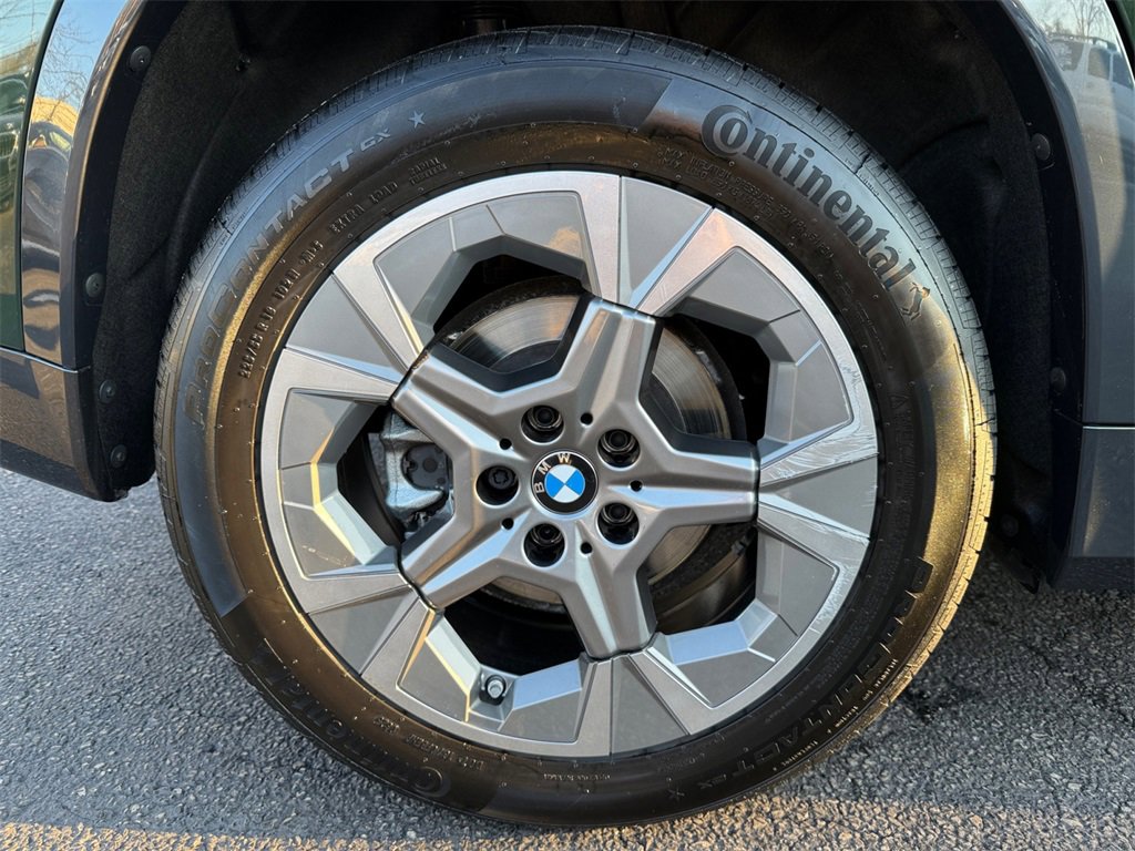 Certified 2025 BMW X1 xDrive28i w/ Premium Package image 17